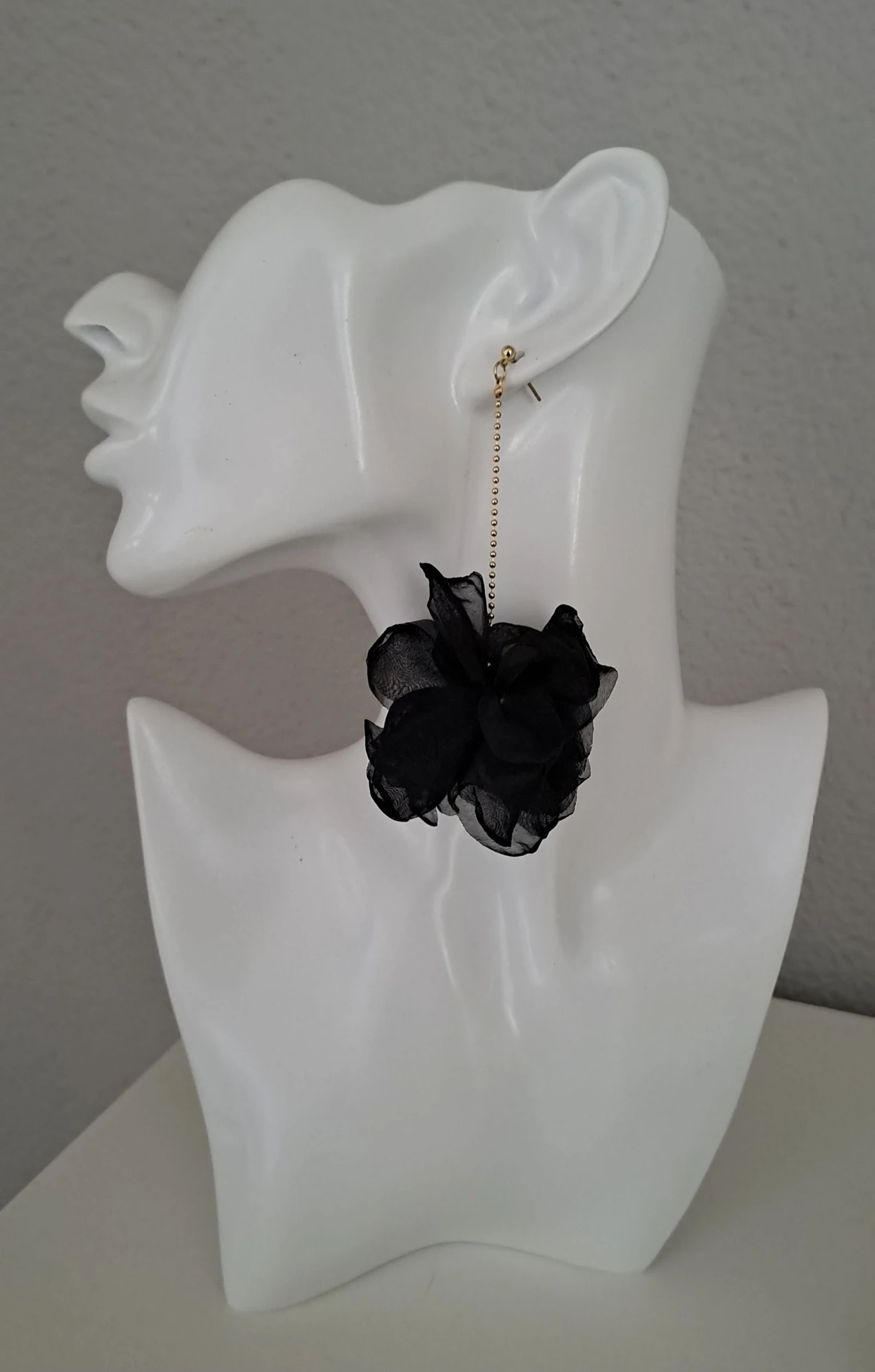 Chiffon hang oorbellen zwart